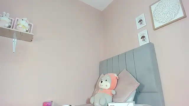 Snapshot of mary_cute9 chatting on December 2, 11:34 am mary cute9 online show from December 2, 11:34 am