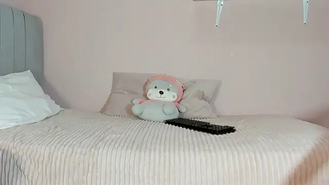 Snapshot of mary_cute9 chatting on October 9, 12:28 pm mary cute9 online show from October 9, 12:28 pm