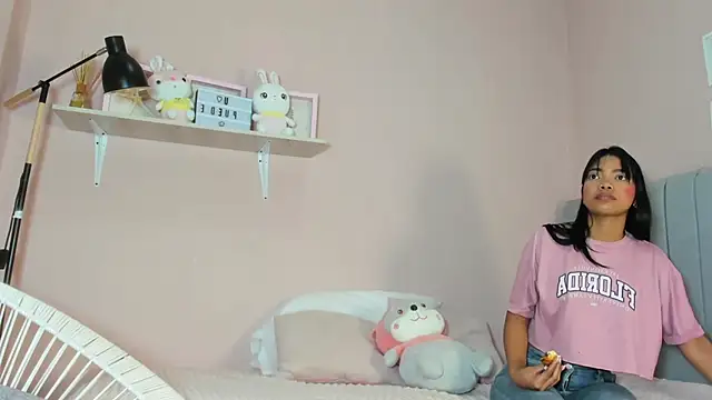 Snapshot of mary_cute9 chatting on September 30, 12:33 pm mary cute9 online show from September 30, 12:33 pm