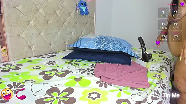 LunaaSweett online show from January 31, 7:12 pm