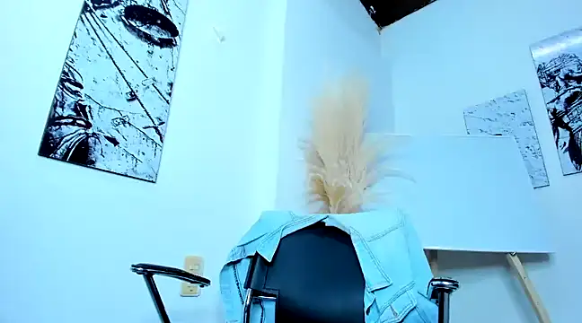 Snapshot of Allison_greey chatting on March 1, 12:34 pm Allison greey online show from March 1, 12:34 pm