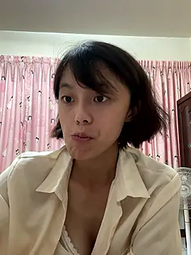 Snapshot of ladypaggy chatting on October 6, 3:35 pm ladypaggy online show from October 6, 3:35 pm