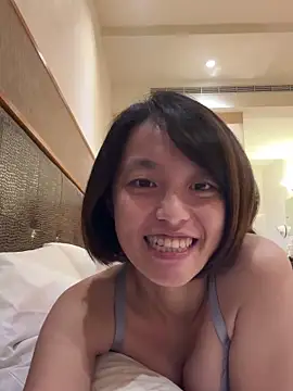 Snapshot of ladypaggy chatting on November 6, 5:44 am ladypaggy online show from November 6, 5:44 am