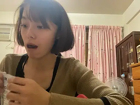 Snapshot of ladypaggy chatting on March 19, 2:46 pm ladypaggy online show from March 19, 2:46 pm