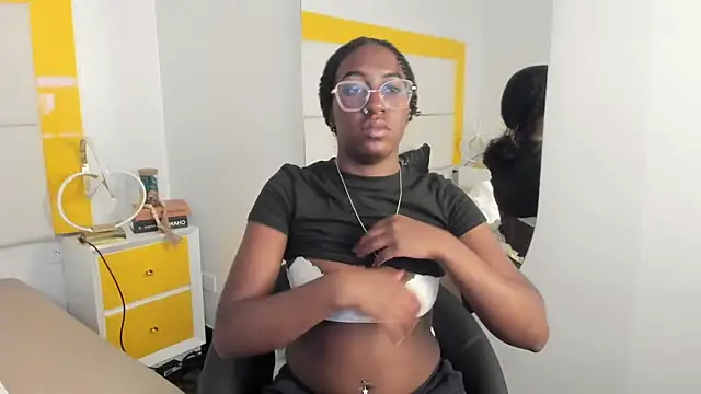 Qeen blackk online show from March 26, 5:33 pm