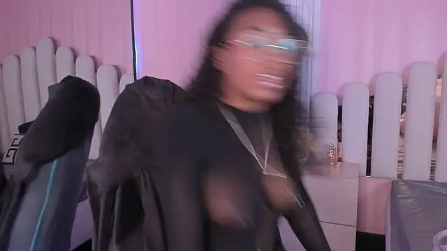 Qeen blackk online show from April 10, 9:00 pm