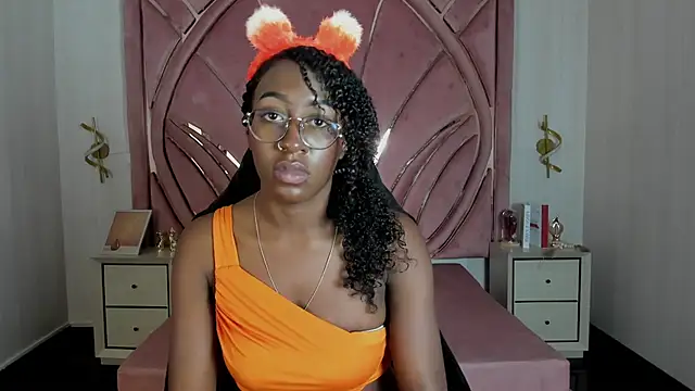 Qeen blackk online show from October 17, 8:43 pm