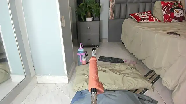 Sienna miller 27 online show from November 30, 11:55 am