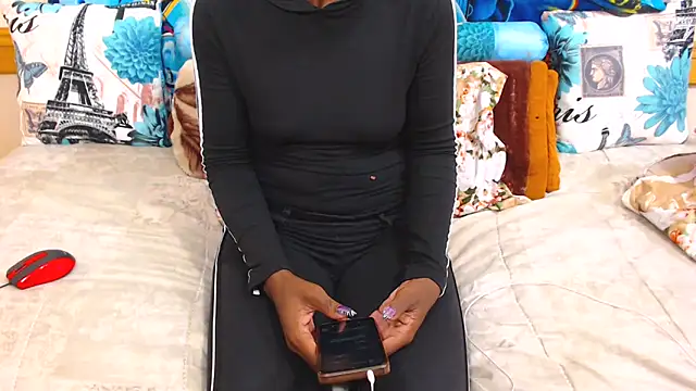 Snapshot of ChocolateClit chatting on November 1, 10:36 pm ChocolateClit online show from November 1, 10:36 pm