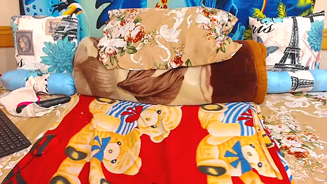 Snapshot of ChocolateClit chatting on October 24, 7:24 pm ChocolateClit online show from October 24, 7:24 pm