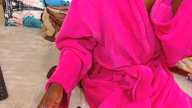 Snapshot of ChocolateClit chatting on October 31, 4:36 pm ChocolateClit online show from October 31, 4:36 pm