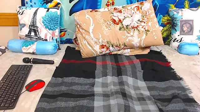 Snapshot of ChocolateClit chatting on November 7, 4:11 pm ChocolateClit online show from November 7, 4:11 pm