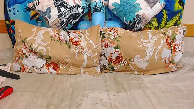 Snapshot of ChocolateClit chatting on October 27, 5:14 pm ChocolateClit online show from October 27, 5:14 pm