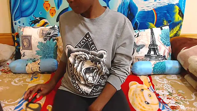 Snapshot of ChocolateClit chatting on October 23, 4:38 pm ChocolateClit online show from October 23, 4:38 pm