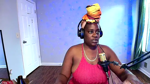 lovelyenigma365 online show from March 22, 5:25 pm