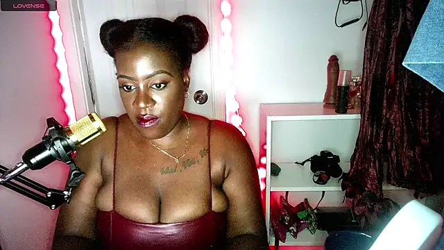 lovelyenigma365 online show from January 7, 5:12 am