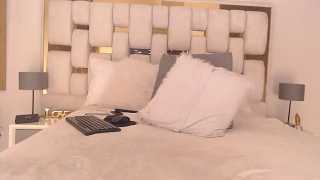 HotBellaMilf online show from March 28, 1:50 am