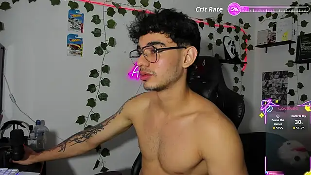 Snapshot of Noah_milleer chatting on June 3, 10:14 pm Noah milleer online show from June 3, 10:14 pm