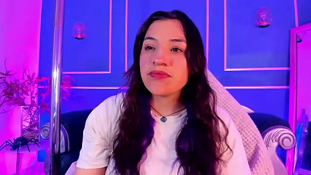 TaraTaylorr online show from December 22, 2:11 am