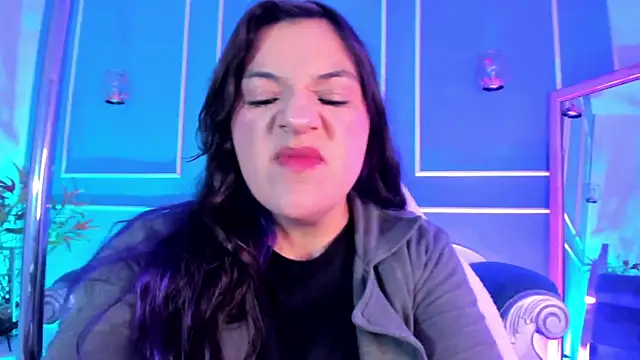 TaraTaylorr online show from November 28, 2:23 am