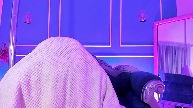 TaraTaylorr online show from December 20, 2:58 am