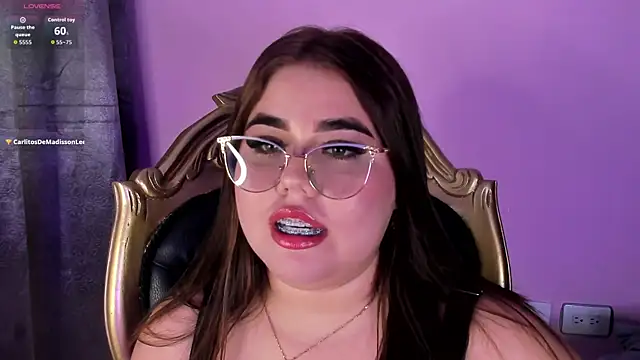 Snapshot of MadissonLee__ chatting on November 12, 7:29 pm MadissonLee online show from November 12, 7:29 pm