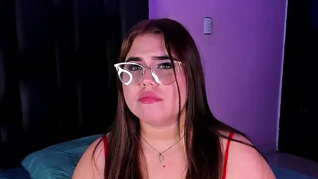 Snapshot of MadissonLee__ chatting on November 12, 12:04 am MadissonLee online show from November 12, 12:04 am