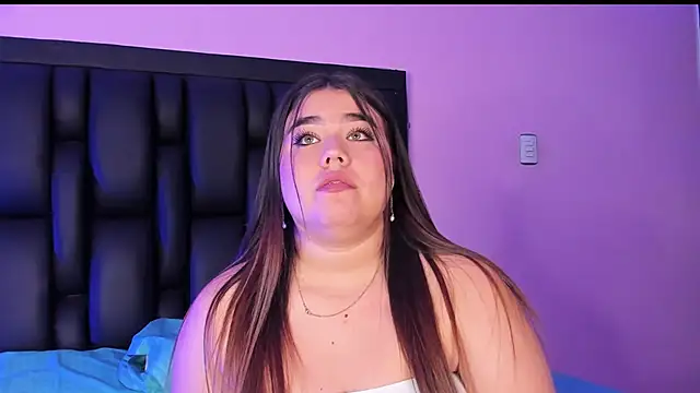 Snapshot of MadissonLee__ chatting on March 7, 7:27 pm MadissonLee online show from March 7, 7:27 pm