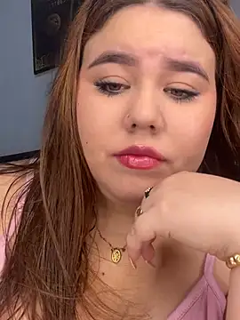 Snapshot of MadissonLee__ chatting on June 24, 10:18 pm MadissonLee online show from June 24, 10:18 pm