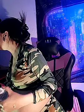 MiaStarts online show from December 18, 10:19 am