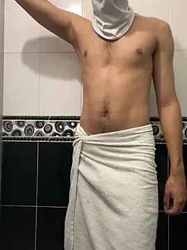18 ALExxx online show from March 6, 8:15 pm