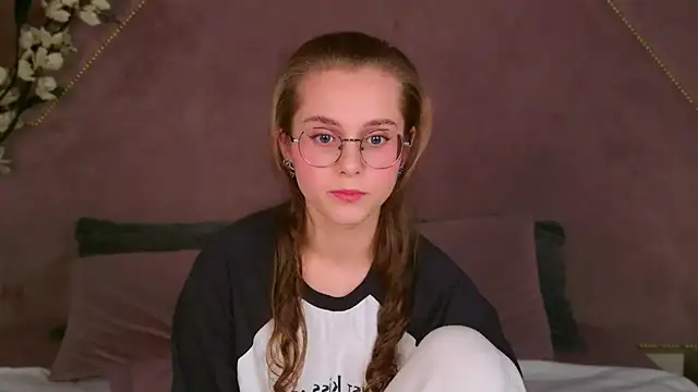 RileyMimicho online show from September 24, 8:37 pm