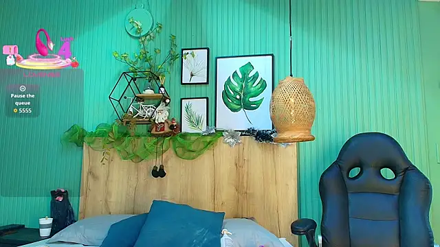 yessila parker online show from December 20, 5:05 pm