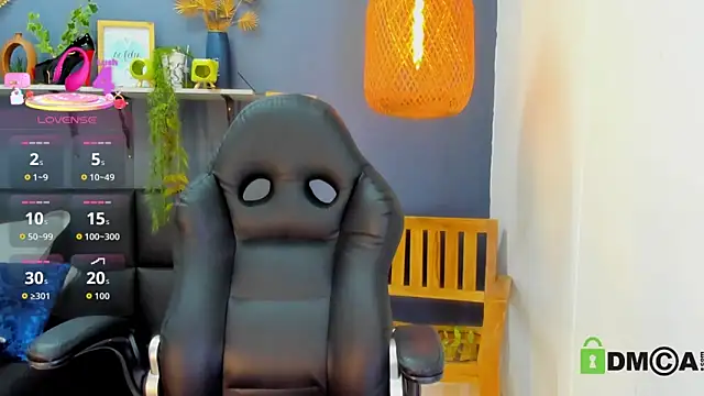 yessila parker online show from March 22, 9:22 am