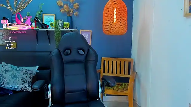 yessila parker online show from March 3, 9:27 am