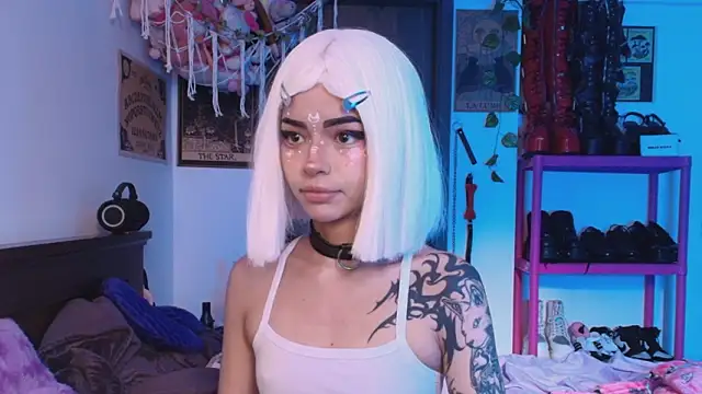 Snapshot of _mollycrystal chatting on February 27, 2:17 pm mollycrystal online show from February 27, 2:17 pm