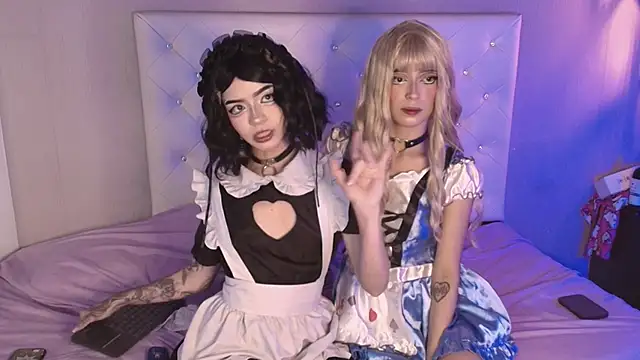 Snapshot of _mollycrystal chatting on January 8, 7:36 am mollycrystal online show from January 8, 7:36 am