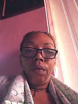 Ladyzee25 online show from May 7, 10:40 am