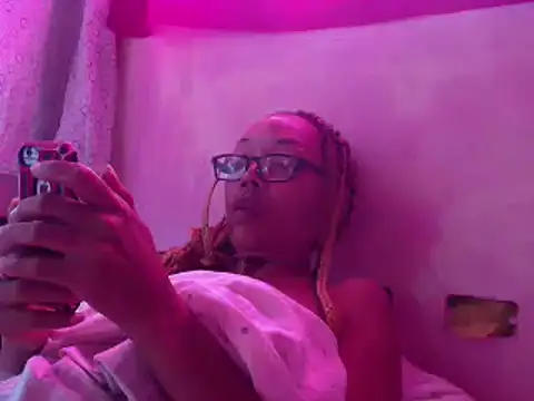 Ladyzee25 online show from June 4, 11:04 am