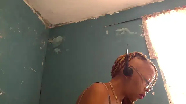 Ladyzee25 online show from November 10, 8:14 pm