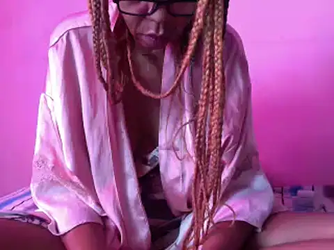 Ladyzee25 online show from April 15, 11:49 am