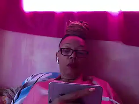 Ladyzee25 online show from March 23, 11:54 am