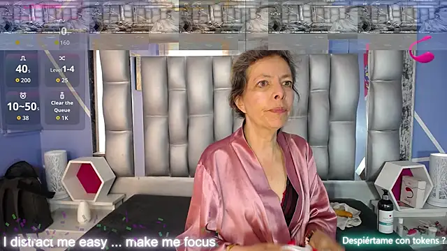Snapshot of Ladyzee25 chatting on September 19, 3:49 pm Ladyzee25 online show from September 19, 3:49 pm