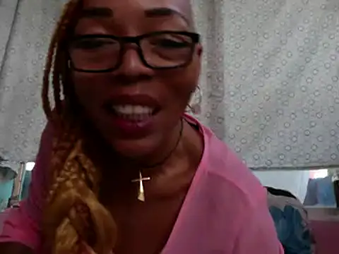 Ladyzee25 online show from May 27, 10:50 pm