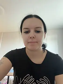 Miss Vic online show from May 3, 1:36 pm