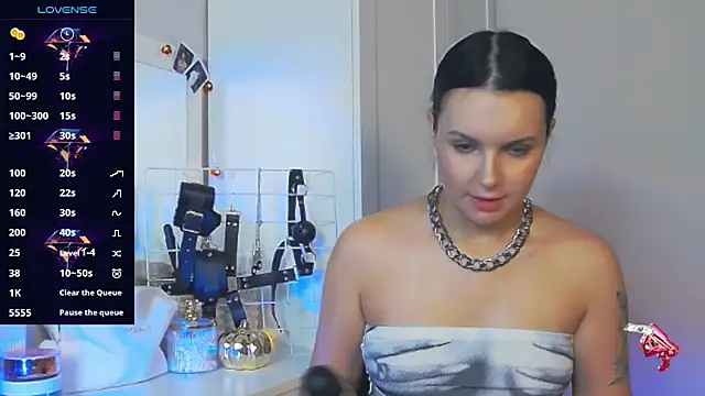 Miss Vic online show from November 3, 2:53 pm