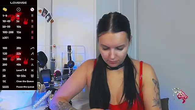 Miss Vic online show from November 12, 5:06 pm