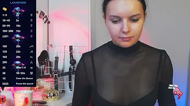 Miss Vic online show from November 5, 4:10 pm