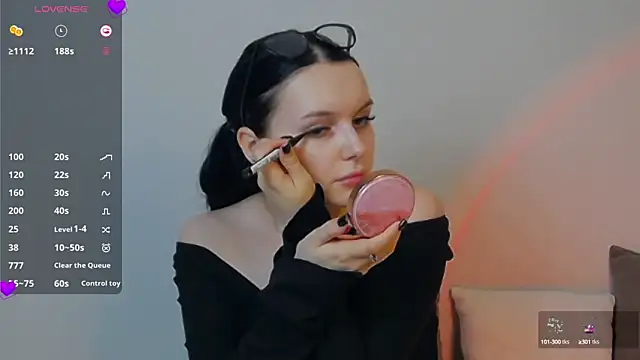 Miss Vic online show from March 1, 8:32 pm