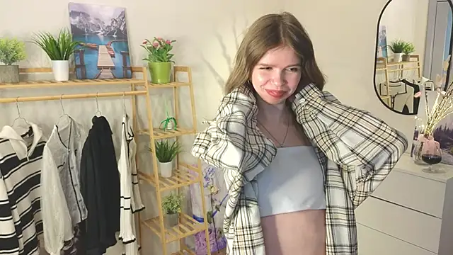 Snapshot of AmityDilley chatting on March 5, 3:51 am AmityDilley online show from March 5, 3:51 am